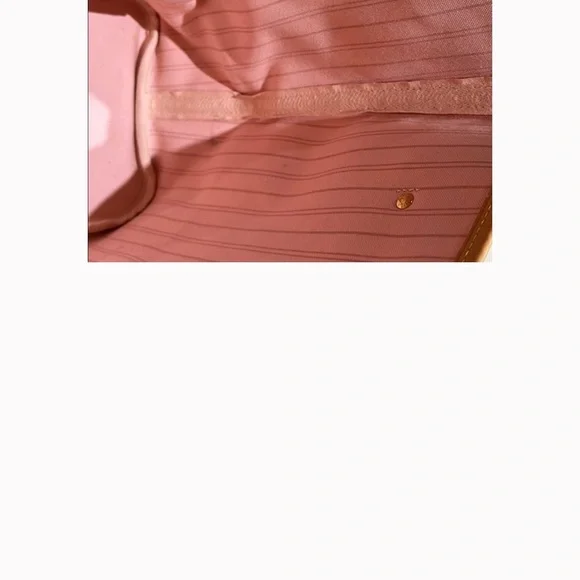 Rare Louis Vuitton women’s purse not made/sold  anymore authentic - Picture 2 of 12